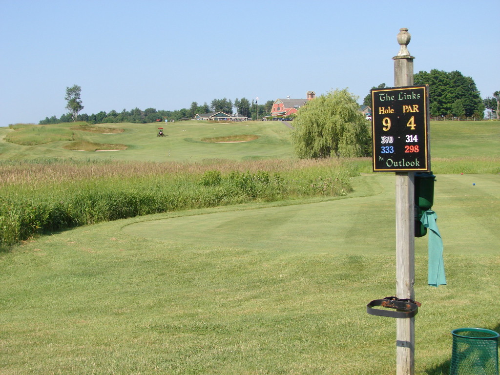 View towards the clubhous from the 9th tee