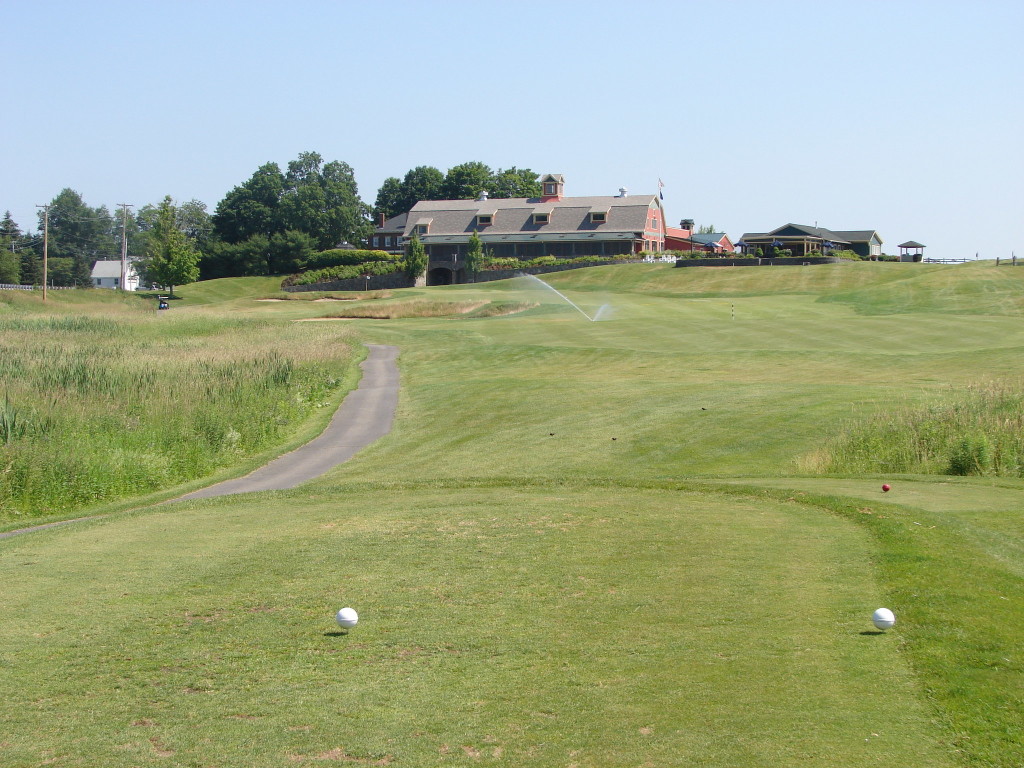 Looking toward the cluhouse from the 18th tee